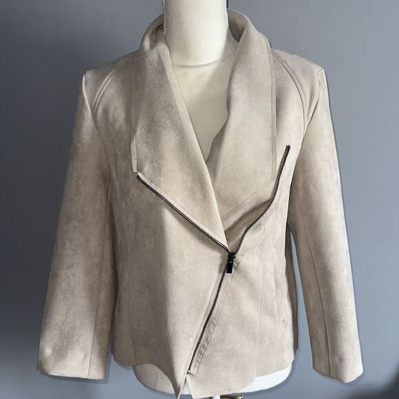 Carmen Marc Valvo Faux Suede Drape Moto Jacket! - Picture 13 of 13